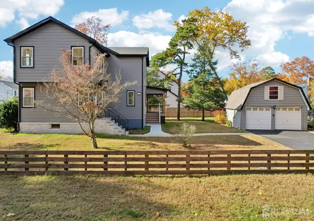 Photo 3 of Single family home for sale at 102 Fernhead Ave, Spotswood, NJ 08884 | MLS# 2607126R | Listing updated on 2025-11-14