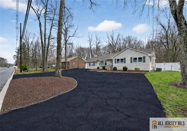 2nd image of 107 Finnegans Ln, Kendall Park, NJ 08824 | MLS# 2661684M
