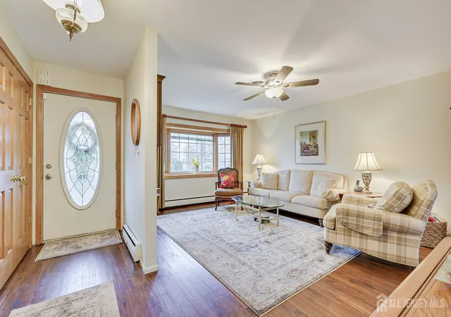 Homes for sale in Edison, NJ | 8 Adelphi Ct, Edison, NJ 08837 | MLS# 2618270R