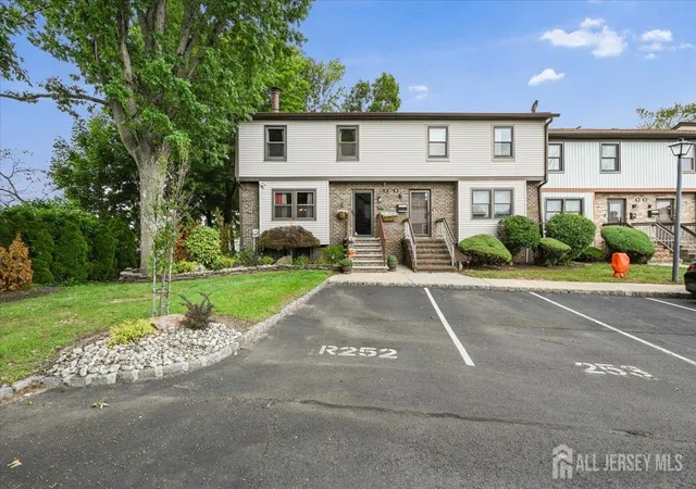 image of 27 Highview Dr, Woodbridge, NJ 07095 | MLS# 2701703R