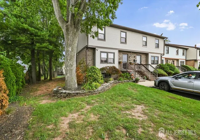 image of 27 Highview Dr, Woodbridge, NJ 07095 | MLS# 2701703R