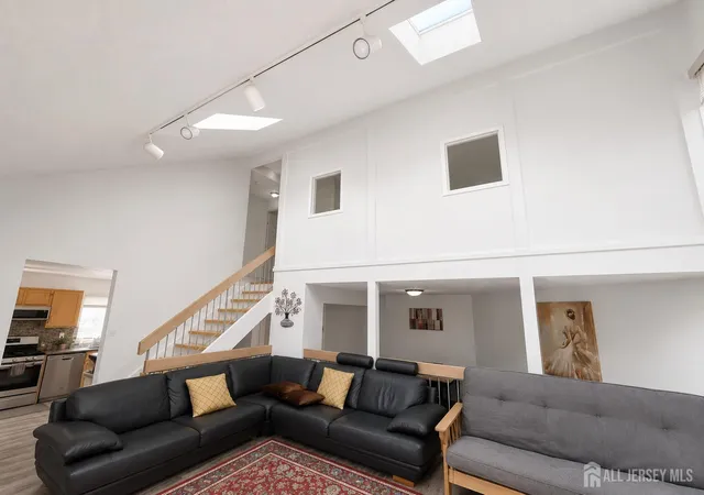 3rd image of 89 Linda Ln, Edison, NJ 08820 | MLS# 2701260R
