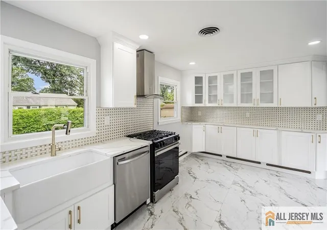 Photo 3 of Single family home for sale at 366 Muriel Ave, Piscataway, NJ 08854 | MLS# 2660085M | Listing updated on 2025-08-07