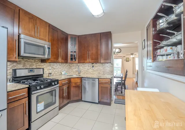 5th image of 6005 N Oaks Blvd, North Brunswick, NJ 08902 | MLS# 2703459R