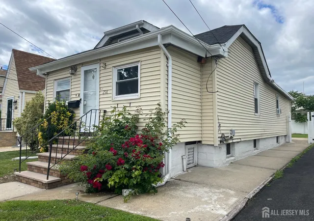 3rd image of 258 Randolph St, Carteret, NJ 07008 | MLS# 2616857R
