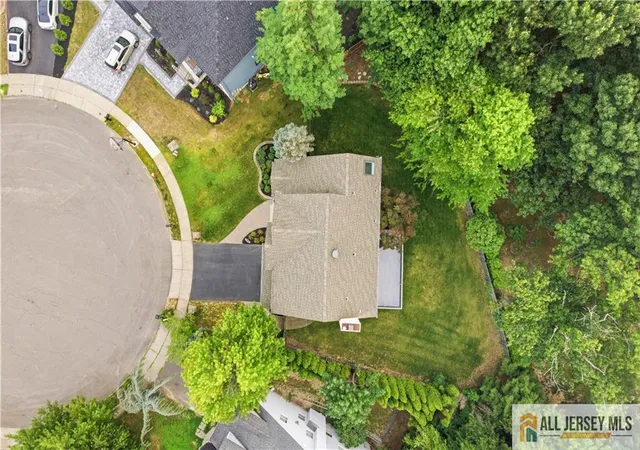 36th image of 2 Continental Ct, South River, NJ 08882 | MLS# 2770017M