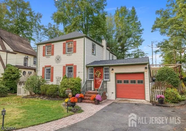 Photo 1 of Single family home for sale at 233 Maple Ave, Dunellen, NJ 08812 | MLS# 2614880R | Listing updated on 2026-05-18