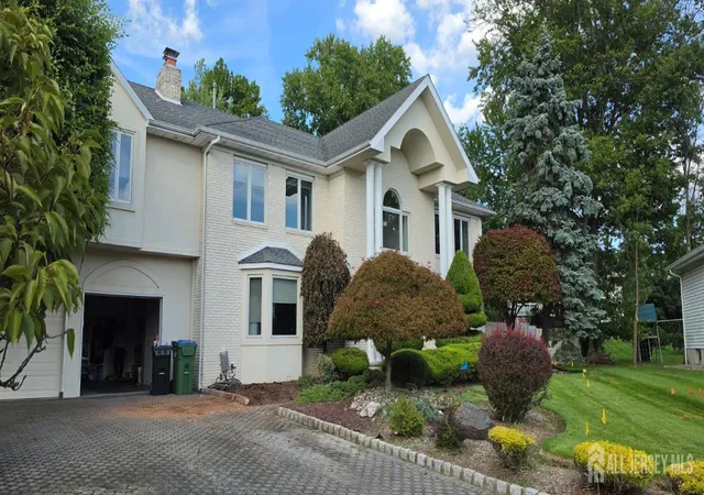 Photo 2 of Single family home for sale at 6 Sandra Dr, Edison, NJ 08820 | MLS# 2701883R | Listing updated on 2026-09-22