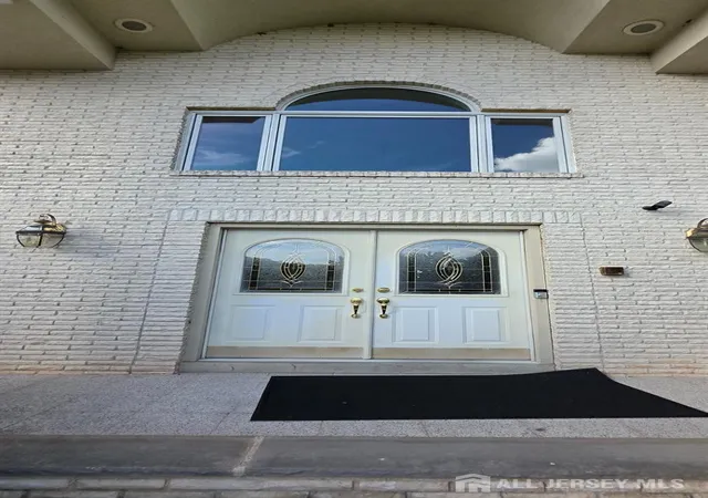 Photo 3 of Single family home for sale at 6 Sandra Dr, Edison, NJ 08820 | MLS# 2701883R | Listing updated on 2026-09-22