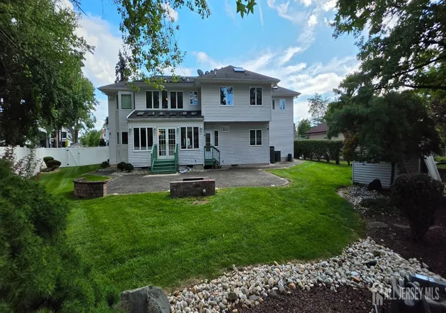 Photo 4 of Single family home for sale at 6 Sandra Dr, Edison, NJ 08820 | MLS# 2701883R | Listing updated on 2026-09-22