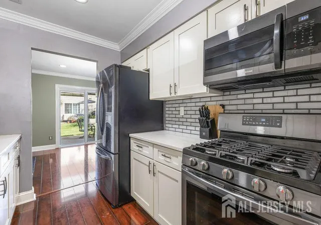 3rd image of 4 Heritage Sq, Sayreville, NJ 08872 | MLS# 2703298R
