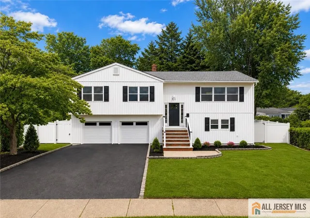 Photo 1 of Single family home for sale at 31 Shearn Dr, Middlesex, NJ 08846 | MLS# 2662258M | Listing updated on 2026-06-28