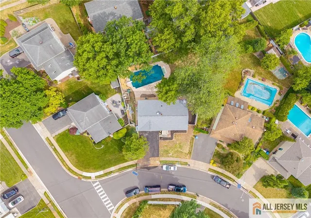 Photo 4 of Single family home for sale at 31 Shearn Dr, Middlesex, NJ 08846 | MLS# 2662258M | Listing updated on 2026-06-28