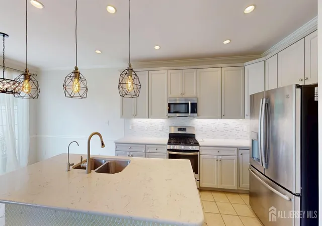 Listing Photo 5 - Condo for sale in building located at 44 Begonia Ln, Monroe Township, NJ 08831