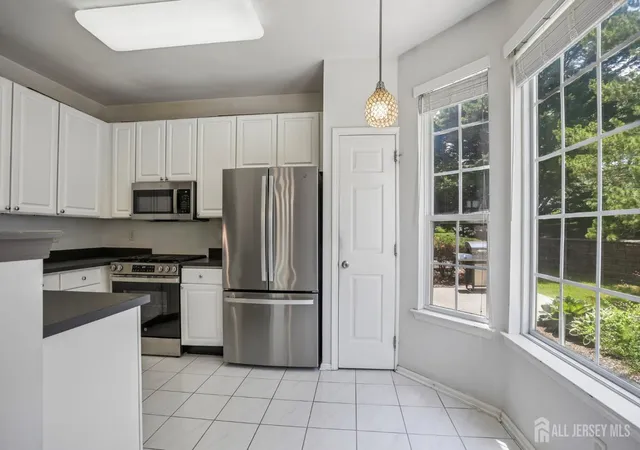 Photo 3 of Condo for sale at 5 Schlottfeld Ln, Parlin, NJ 08859 | MLS# 2616636R | Listing updated on 2026-08-28