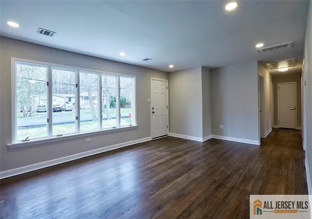 3rd image of 312 Matchaponix Rd, Monroe Township, NJ 08831 | MLS# 2661588M