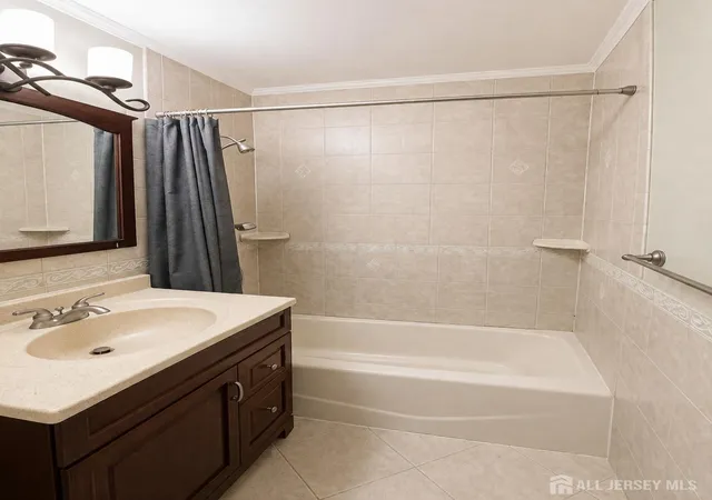Homes for sale in Edison, NJ | 190 College Dr, Edison, NJ 08817 | MLS# 2700375R