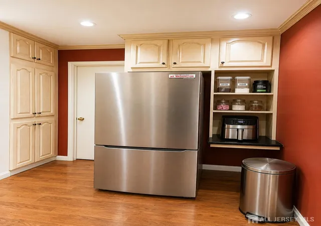 Photo 2 of Condo for sale at 190 College Dr, Edison, NJ 08817 | MLS# 2700375R | Listing updated on 2026-08-27