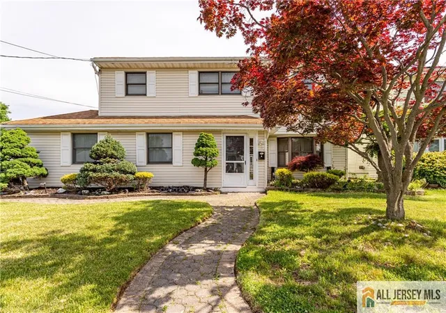2nd image of 16 W Susan St, Hazlet, NJ 07730 | MLS# 2662297M