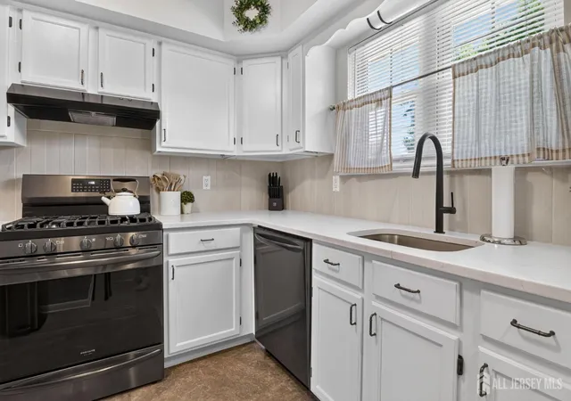 5th image of 734 Darlington Dr, Old Bridge, NJ 08857 | MLS# 2701290R