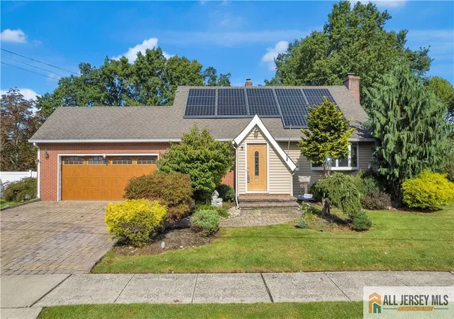 Photo 1 of Single family home for sale at 5 Montview Rd, Edison, NJ 08837 | MLS# 2660440M | Listing updated on 2025-10-30