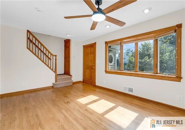 Photo 3 of Single family home for sale at 5 Montview Rd, Edison, NJ 08837 | MLS# 2660440M | Listing updated on 2025-10-30