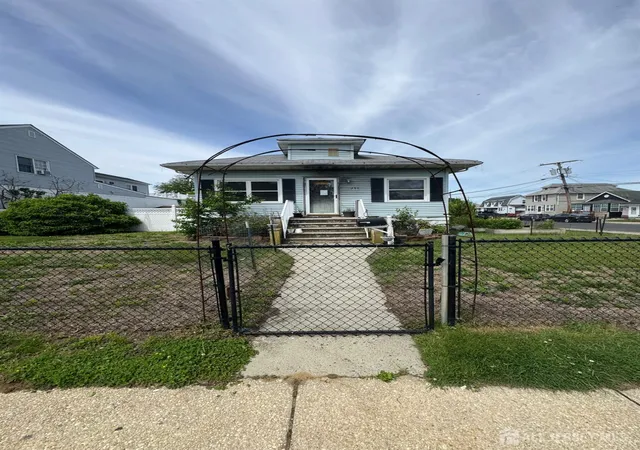 Homes for sale in Keansburg, NJ | 225 Carr Ave, Keansburg, NJ 07734 | MLS# 2616512R