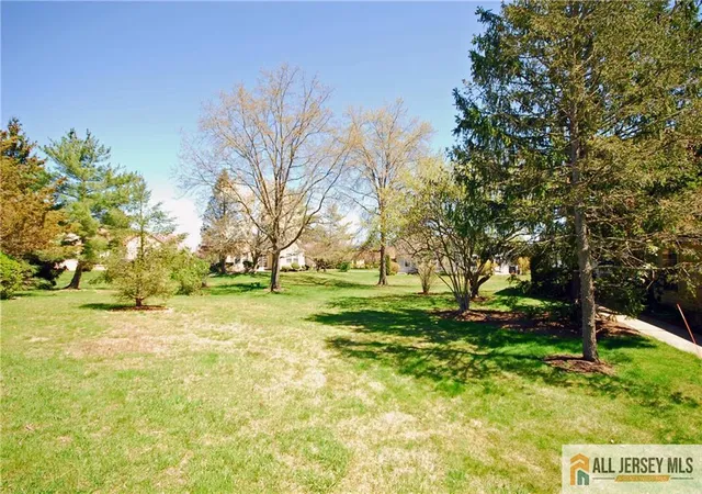 Listing Photo 4 - Condo for sale in building located at 5 Surrey Ct, Monroe, NJ 08831 - Unit #A