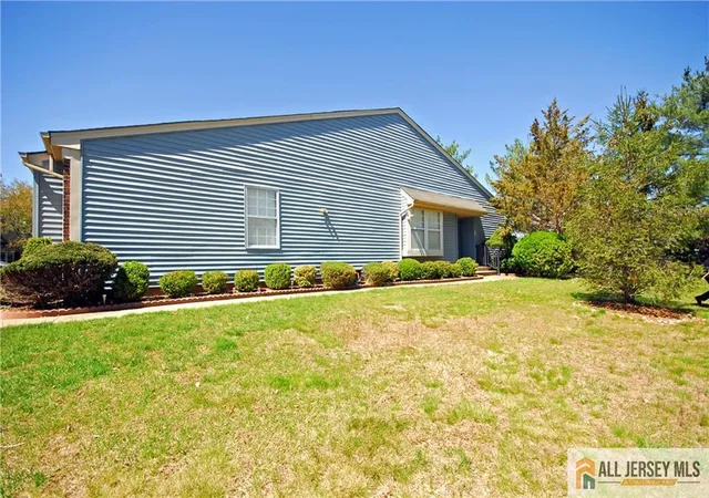 Listing Photo 5 - Condo for sale in building located at 5 Surrey Ct, Monroe, NJ 08831 - Unit #A