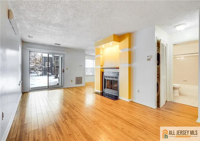 2nd image of 49 Tanglewood Ct, Monmouth Junction, NJ 08852 | MLS# 2661513M