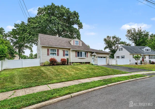 Homes for sale in Franklin, NJ | 3 Darwin Rd, Franklin, NJ 08873 | MLS# 2700394R