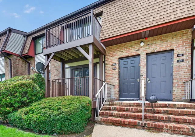 Photo 3 of Townhouse for sale at 809 N Oaks Blvd, North Brunswick, NJ 08902 | MLS# 2702138R | Listing updated on 2026-09-17