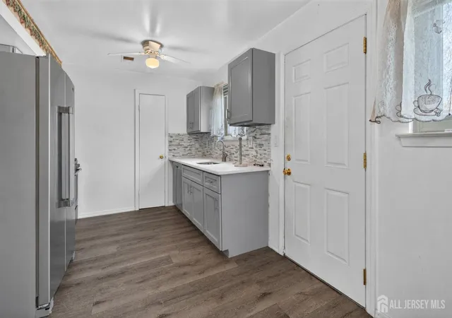 Photo 4 of Townhouse for sale at 809 N Oaks Blvd, North Brunswick, NJ 08902 | MLS# 2702138R | Listing updated on 2026-09-17