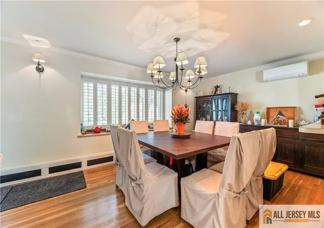 Photo 4 of Single family home for sale at 5 N Minnisink Ave, Parlin, NJ 08859 | MLS# 2660493M | Listing updated on 2025-10-08