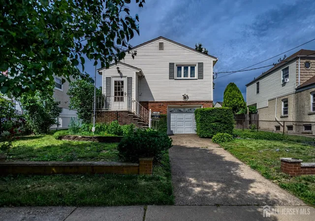 Homes for sale in Woodbridge, NJ | 149 Strawberry Hill Ave, Woodbridge, NJ 07095 | MLS# 2617149R