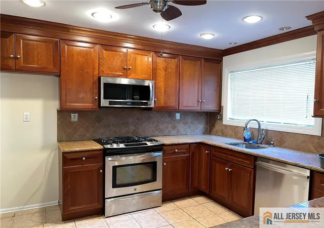 Photo 2 of Condo for sale at 291 Hazlitt Way, Somerset, NJ 08873 | MLS# 2561929M | Listing updated on 2025-11-03