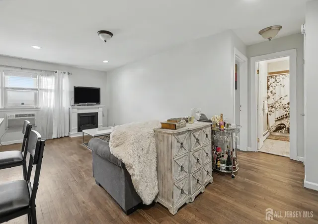 Homes for sale in Linden, NJ | 300 W Munsell Ave W, Linden, NJ 07036