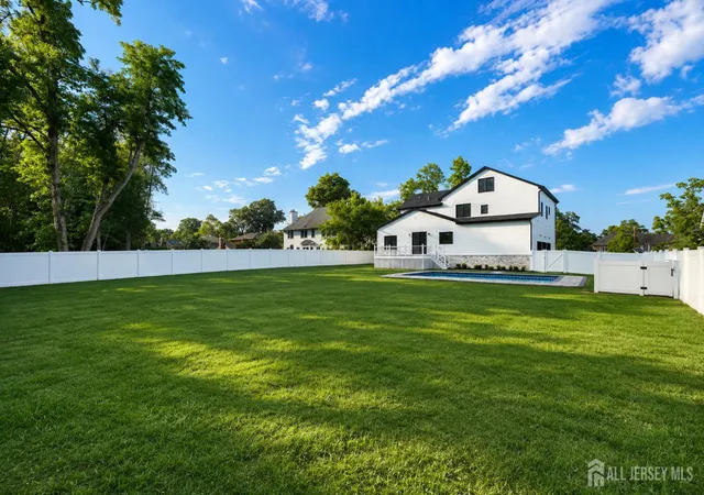 41st image of 1684 Frank St, Edison, NJ 08820 | MLS# 2618487R