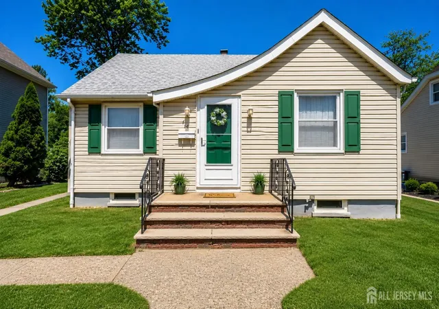Photo 2 of Single family home for sale at 14 Anne St, South River, NJ 08882 | MLS# 2617546R | Listing updated on 2026-09-28