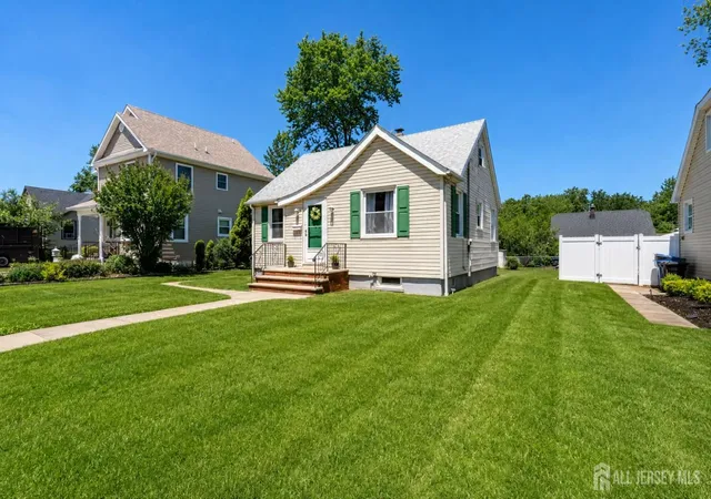 Photo 3 of Single family home for sale at 14 Anne St, South River, NJ 08882 | MLS# 2617546R | Listing updated on 2026-09-28