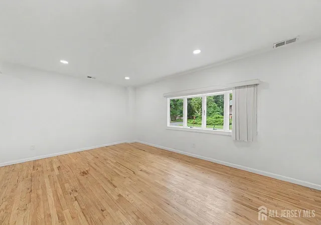 Photo 3 of Single family home for sale at 41 Montclair Ave, Edison, NJ 08820 | MLS# 2703000R | Listing updated on 2026-09-02