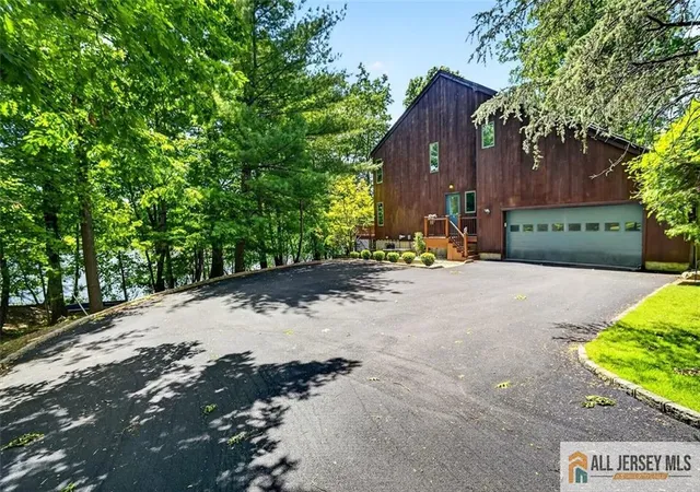 Photo 3 of Single family home for sale at 5 Pershing Ct, North Brunswick, NJ 08902 | MLS# 2662146M | Listing updated on 2026-06-05