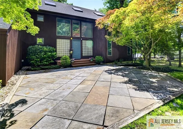 Photo 3 of Single family home for sale at 5 Pershing Ct, North Brunswick, NJ 08902 | MLS# 2662146M | Listing updated on 2026-06-05