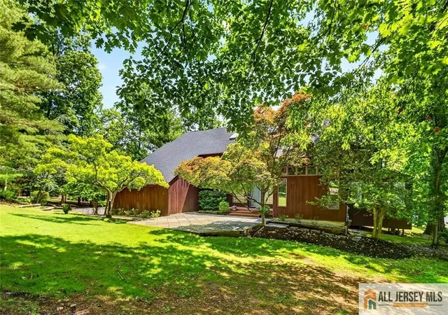 Photo 4 of Single family home for sale at 5 Pershing Ct, North Brunswick, NJ 08902 | MLS# 2662146M | Listing updated on 2026-06-05