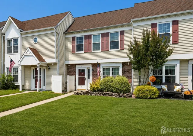 4th image of 12 Anderson Ct, East Brunswick, NJ 08816 | MLS# 2618441R