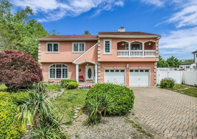 Photo 1 of Single family home for sale at 513 Ilexberry Ln, Toms River, NJ 08753 | MLS# 2618035R | Listing updated on 2026-06-23