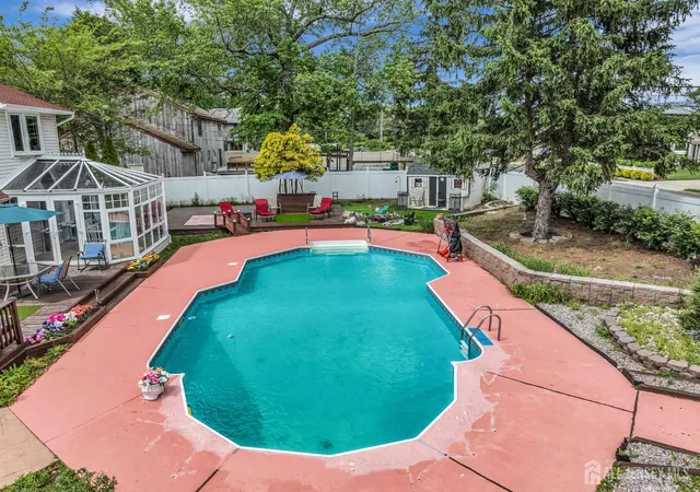 Photo 4 of Single family home for sale at 513 Ilexberry Ln, Toms River, NJ 08753 | MLS# 2618035R | Listing updated on 2026-06-23