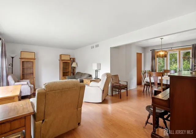 3rd image of 39 Mcfadden Dr, Monroe Township, NJ 08831 | MLS# 2700713R
