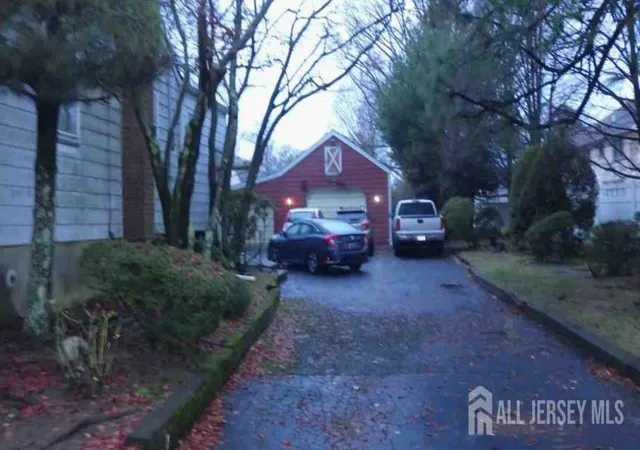 Photo 3 of Single family home for sale at 517 Grove Ave, Edison, NJ 08820 | MLS# 2614810R | Listing updated on 2026-09-04