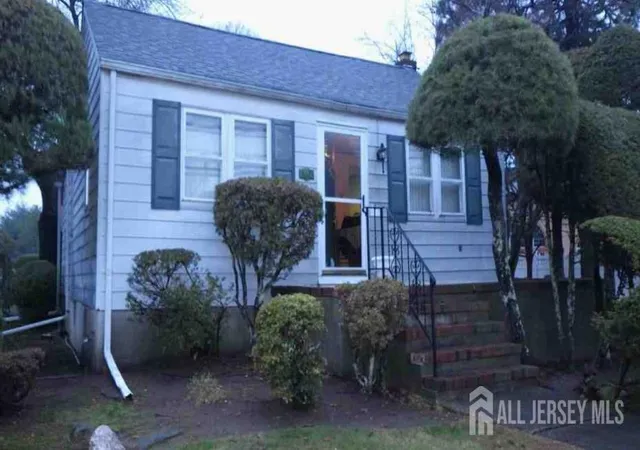 Photo 4 of Single family home for sale at 517 Grove Ave, Edison, NJ 08820 | MLS# 2614810R | Listing updated on 2026-09-04